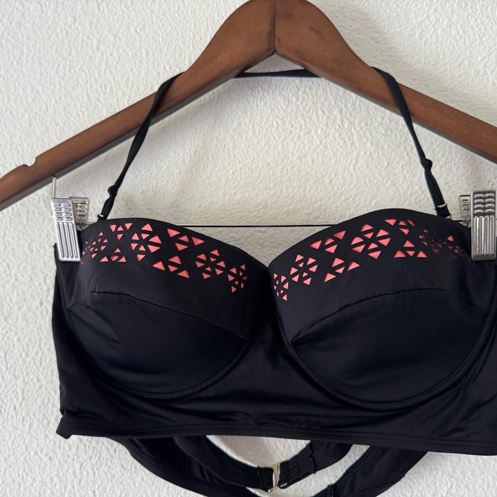 Black Hot Pink Geometric Cut Out Halter Bikini Top Structured Size 12 Juniors - Picture 3 of 16